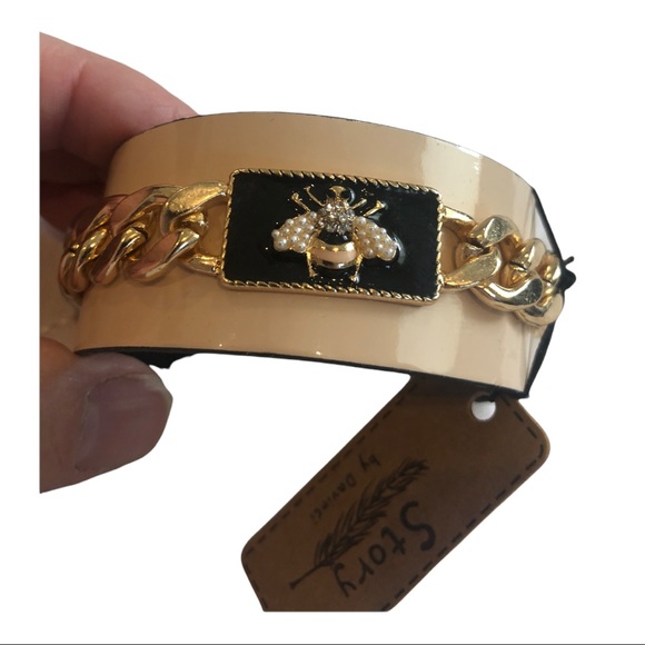 Bee🐝 Dazzling Goldtone Chain &Beige Cuff Bracelet - Picture 4 of 13